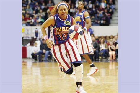 Harlem Globetrotters Celebrate 90 Years Of Tricks And Smiles New