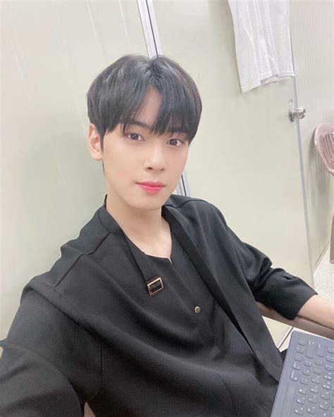 On Instagram Eunwoo Twitter Update Via Offclastro