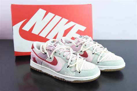 耐克nike Sb Dunk Low 85系列粉兔子兔年限定解构绑带双勾sb低帮休闲滑板鞋纯原版本 货号：do9457 136 莆田纯原鞋社区