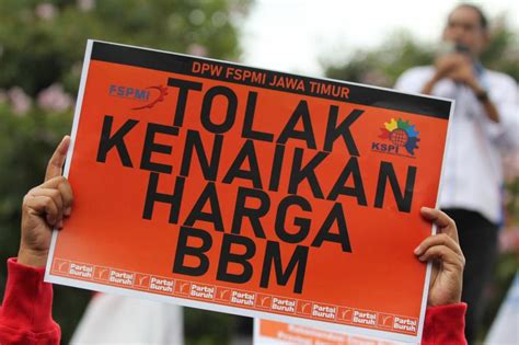 Buruh Gelar Aksi Unjuk Rasa Tolak Rencana Kenaikan Harga Bbm