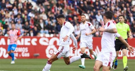 El Zaragoza puja por Maikel Mesa y está atento al extremo Jordi Mboula