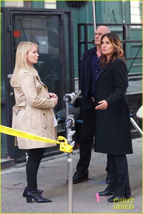 Mariska Hargitay And Christopher Meloni Reunite With Kelli Giddish For