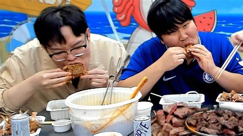 뿌꾸형이랑 1년만에 감자탕 먹방 Pork Back Bone Mukbang Youtube