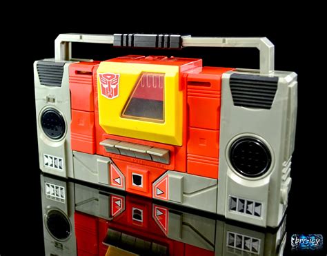 Brr Icys Transformers Reviews Blaster And The 1986 Cassettes