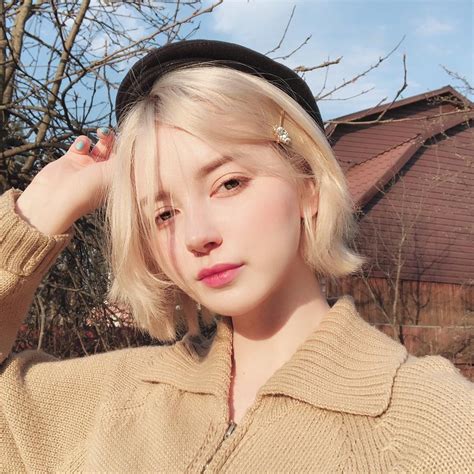 Hot girl Nga sở hữu nhan sắc trong trẻo như mối tình đầu Gương mặt trẻ ZNEWS VN