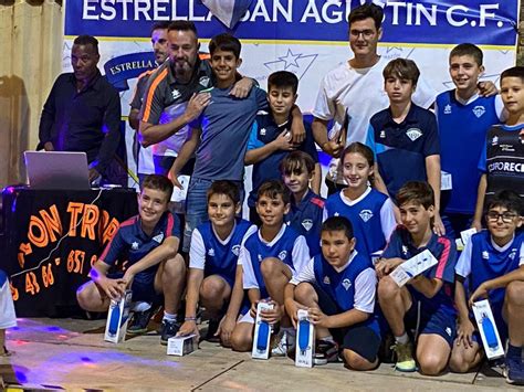 El Estrella San Agustín CF clausuró la temporada con una gran fiesta en