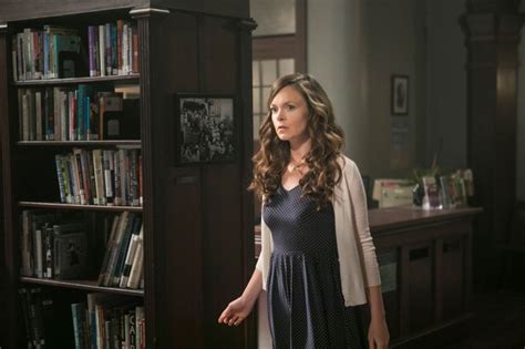 Rachel Boston From Lifetimes Witches Of East End Shows Us Her Dark