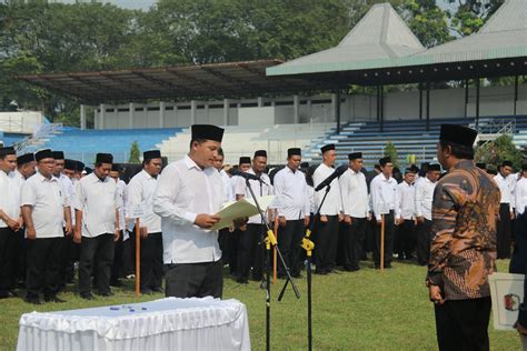 Anggota Pps Pemilu Dilantik Bupati Ikfina Minta Tegakkan