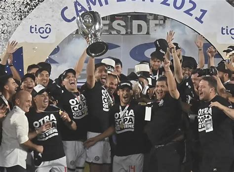 Aumentan los premios económicos para campeones del fútbol paraguayo