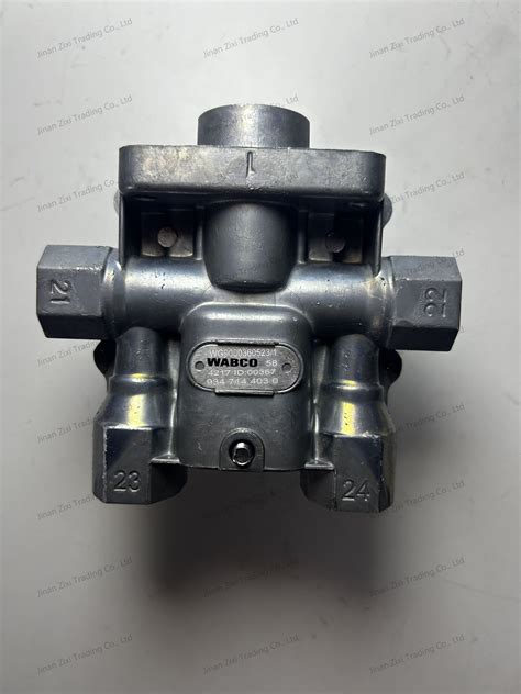 Wg9000360523 Four Circuit Protection Valve Is Suitable For HOWO Shacman