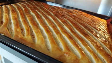 SADECE 2 BEZEDEN BİR TEPSİ BÖREK KAT KAT ÇITIR ÇITIR PATATESLİ BÖREK