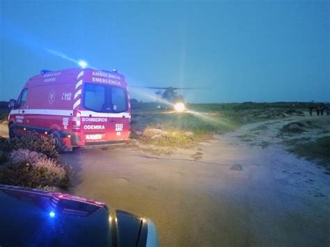 Resgatado Pescador Ap S Queda Numa Arriba Na Praia Da Lavagueira Em Odemira