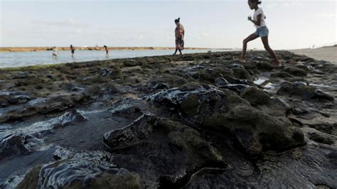 Brazils Oil Spill Could Be Criminal President Jair Bolsonaro Says Cnn