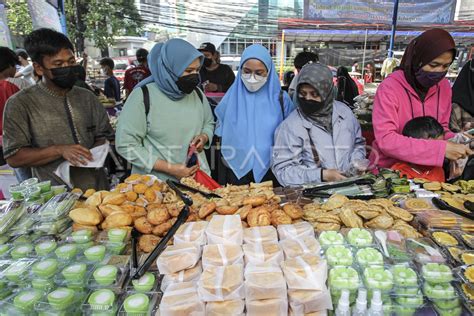 Pasar Takjil Benhil Antara Foto