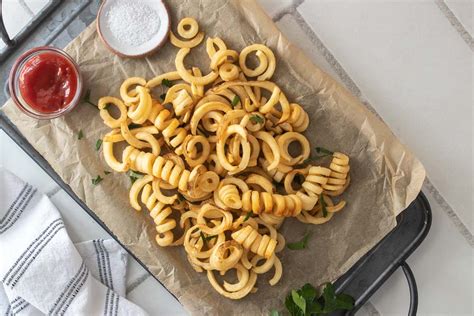 Curly Fries in Air Fryer - Quick Air Fryer Recipes