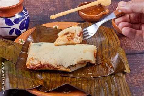 Comida típica mexicana Tamales veracruzanos o jarochos preparados con