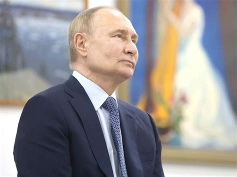 Władimir Putin odwiedzi Wietnam Entuzjastyczna reakcja w Hanoi na