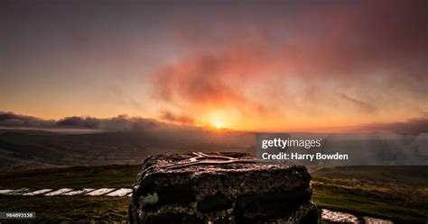 Mam Tor Sunrise High-Res Stock Photo - Getty Images