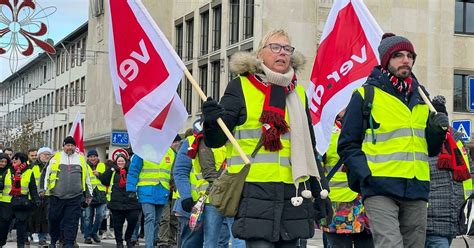 Streik im Einzelhandel im Saarland Demonstration in Saarbrücken