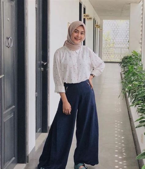 Aneka Atasan Yang Pas Untuk Celana Kulot Jeans Hijab Hai Gadis