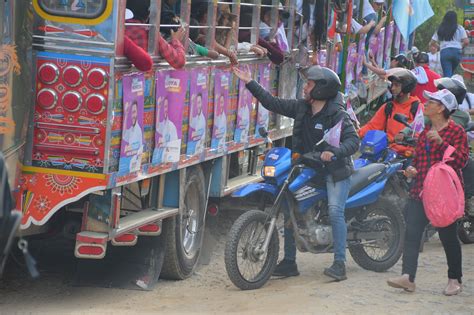 En Un Motopaseo Multitudinario Santiago Montoya Candidato A La