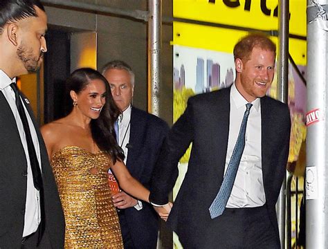 New York City Mayor Condemns Prince Harry Wife Meghan S Paparazzi Car