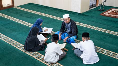 Agar Anak Mau Belajar Membaca Al Quran, Ikuti 5 Cara Mudah Ini!