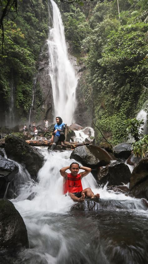 Mengunjungi Kampung Wisata Ciwaluh Curug Ciawitali Dan Curug Cikaracak