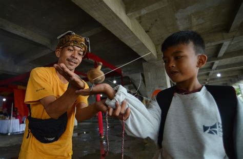 Festival Permainan Tradisional Sumbar Antara Foto