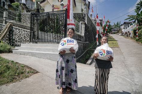 Peringati Hari Raya Waisak Bri Peduli Salurkan Bantuan Sarana Pra