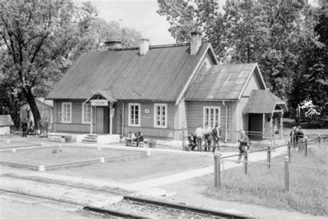 Cyfrowa Stacja Muzeum Zasoby Dworzec na stacji Jeleń budynek