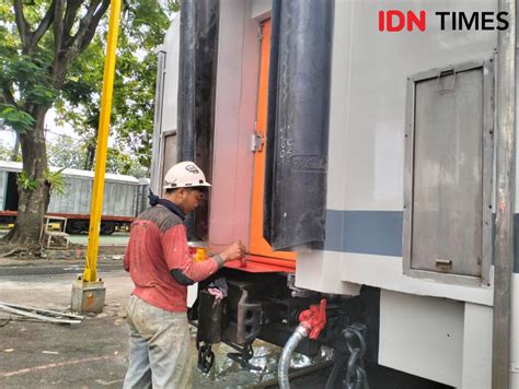 Jogja Spoor Festival Kenalkan Bengkel Kereta Api Balai Yasa