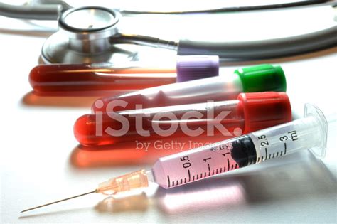 Blodprov Tube Medicinska Sprutor Och Stetoskop Stockfoton Freeimages