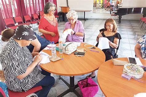 Mujeres Curicanas Se Re Nen En Puntadas Que Inspiran Maulehoy