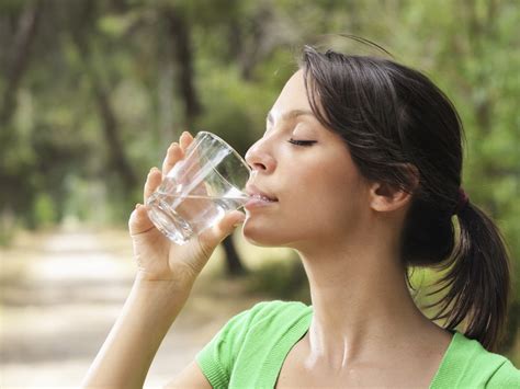 Cukupkah Minum Air Putih 8 Gelas Sehari Okezone Health