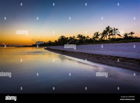 Sunset at Smathers Beach, Key West, Florida Stock Photo - Alamy