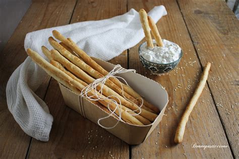 Grissini Al Sesamo E Formaggio Con Esubero Di Lievito Madre