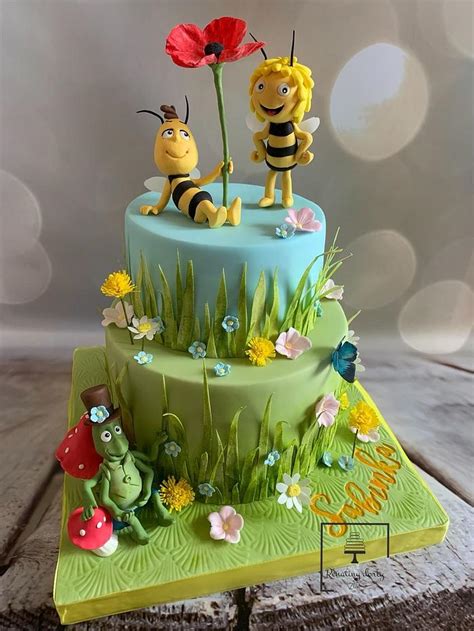 Maya Bee Decorated Cake By Renatiny Dorty CakesDecor