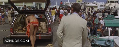 VALERIE LEON Nude AZNude