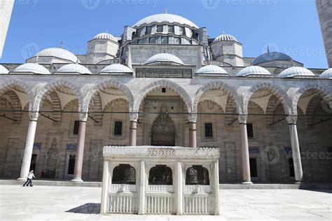 Suleymaniye Mosque in Istanbul, Turkey 10298085 Stock Photo at Vecteezy