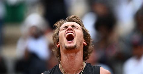 French Open 2022 Alexander Zverev nach Fünfsatz Sieg gegen Sebastian