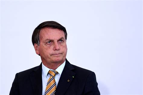 La Policía Federal Registra La Casa De Bolsonaro Por La Falsificación