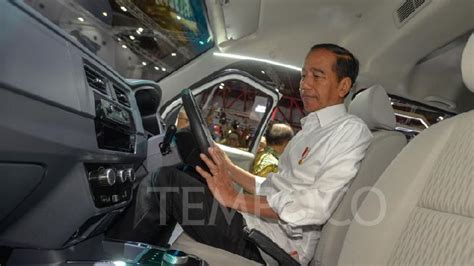 Jokowi Soal Rencana Pemberian Insentif Mobil Listrik Masih Dibicarakan