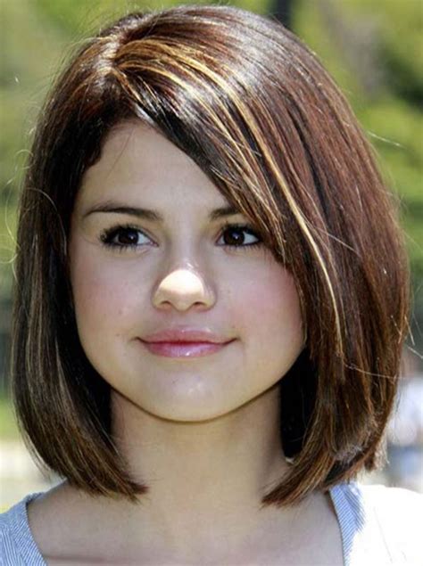 17 Selena Gomez Trendy Hairstyles & Haircuts Try It Today | Round face ...