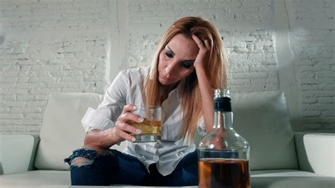 Signs Of Alcoholism In Women Safe Harbor Treatment Center