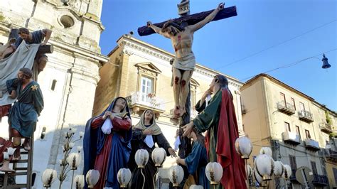 Caltanissetta Le Vare Dei Biangardi In Processione Nella Notte Del