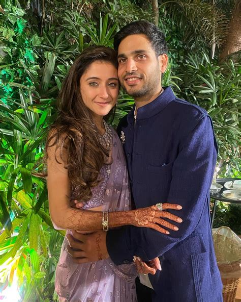 Anmol Ambani And Khrisha Shah Such A Glamorous Couple See Pics From Their Mumbai Wedding