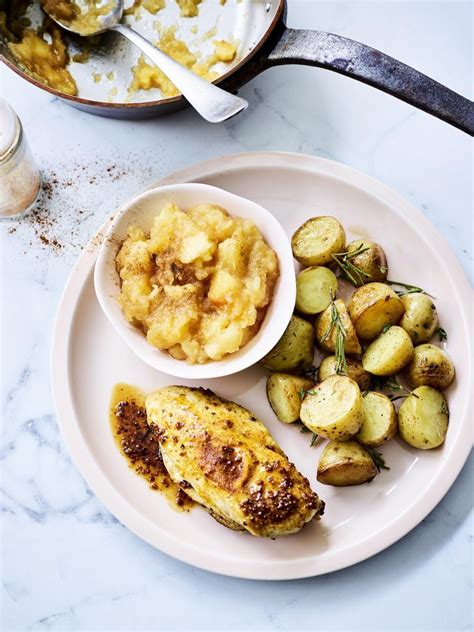 Mosterd Honingkip Met Appelmoes En Gebakken Patatjes Recept Voedsel