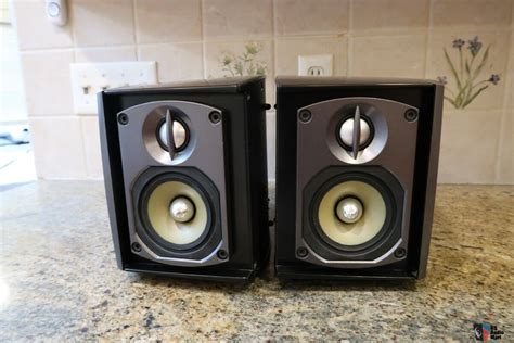 Paradigm Millenia Adp Surround Speakers Canada Audiophile Dipole Photo