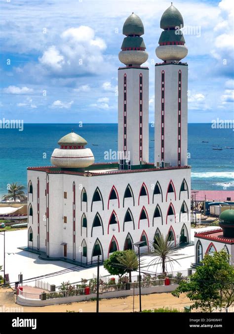 The Divinity Mosque Mosqu E De La Divinit In French Dakar Senegal